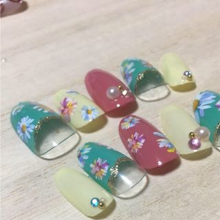 sale♡マーガレットネイル♡ コスメ/美容のネイル(つけ爪/ネイルチップ)の商品写真