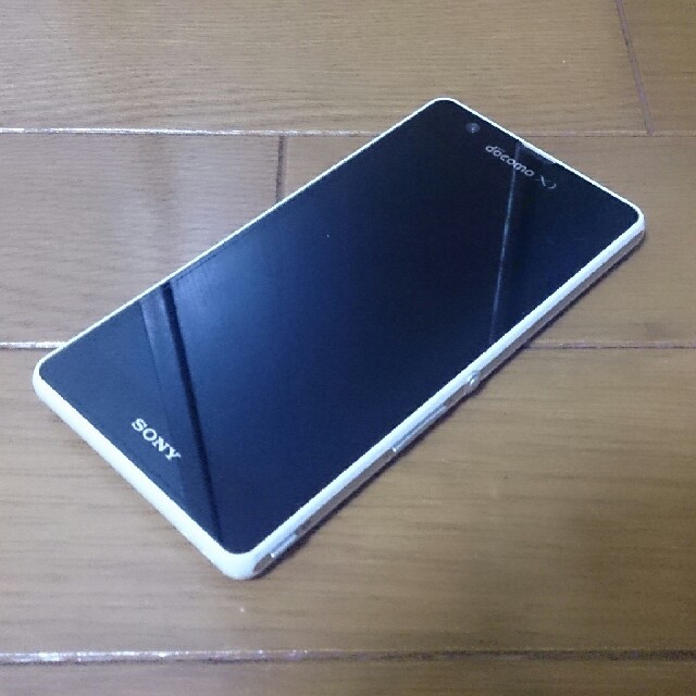 美品 SO-04E Xperia A ホワイトスマートフォン/携帯電話