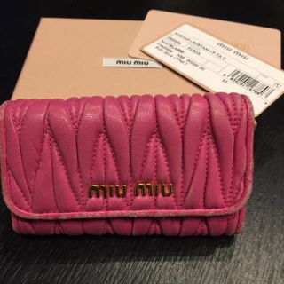 ミュウミュウ(miumiu)のにこ 様♡専用ページ(キーケース)