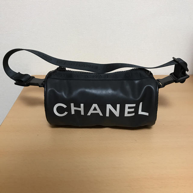 CHANEL 筒型バック