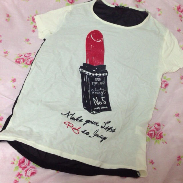 INGNI(イング)のリップ柄Tシャツ レディースのトップス(Tシャツ(半袖/袖なし))の商品写真