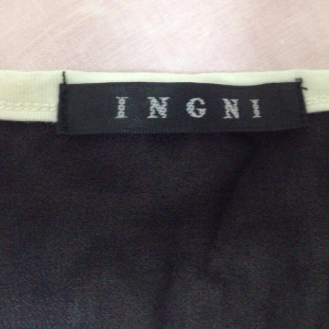 INGNI(イング)のリップ柄Tシャツ レディースのトップス(Tシャツ(半袖/袖なし))の商品写真