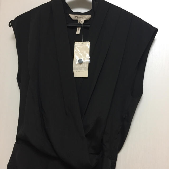 BCBGMAXAZRIA(ビーシービージーマックスアズリア)の新品！BCBG ワンピース レディースのワンピース(ひざ丈ワンピース)の商品写真