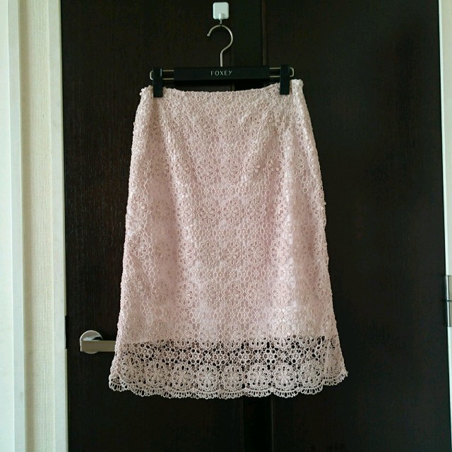 aquagirl(アクアガール)のCROLLA♥️ 総レーススカート サーモンピンク  美品   アナトリエ レディースのスカート(ひざ丈スカート)の商品写真