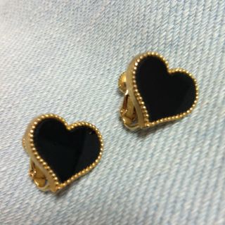 ♡ブラックハートイヤリング♡(イヤリング)
