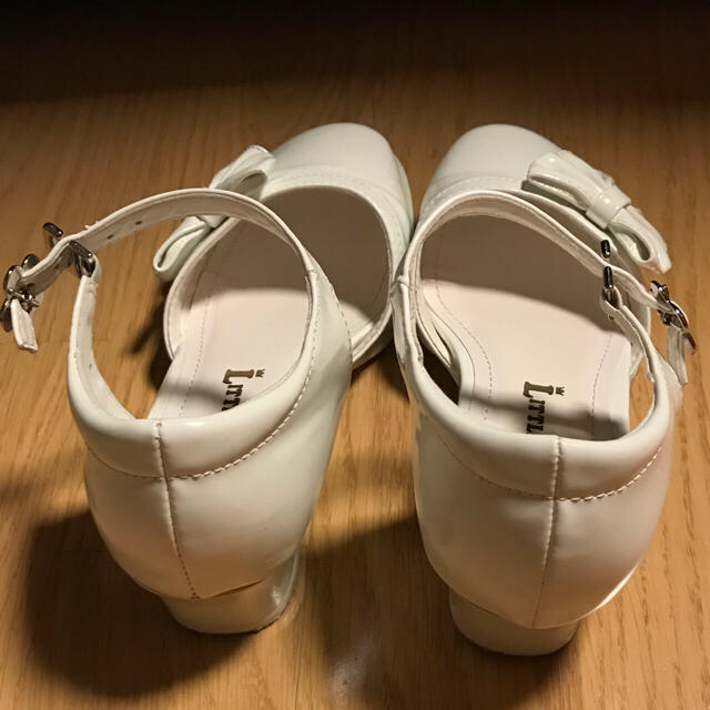 フォーマルシューズ 20㎝ 白 キッズ/ベビー/マタニティのキッズ靴/シューズ(15cm~)(フォーマルシューズ)の商品写真