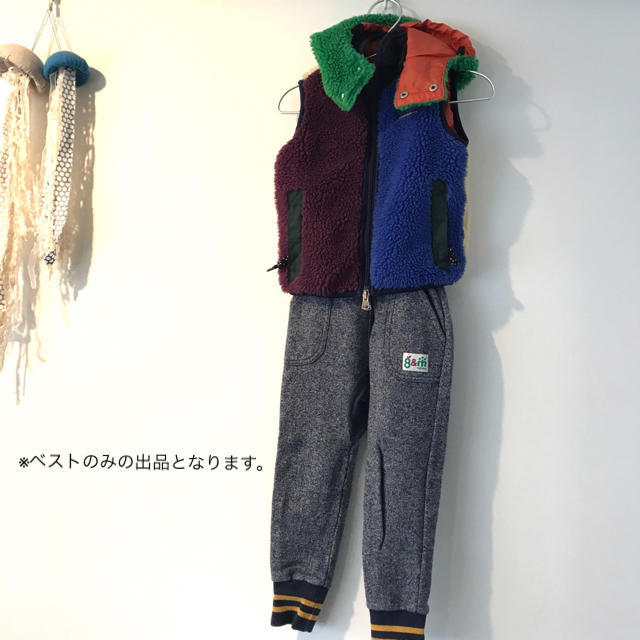 DENIM DUNGAREE(デニムダンガリー)のデニムダンガリー ベスト リバーシブル 90 DENIM&DUNGAREE キッズ/ベビー/マタニティのキッズ服男の子用(90cm~)(ジャケット/上着)の商品写真