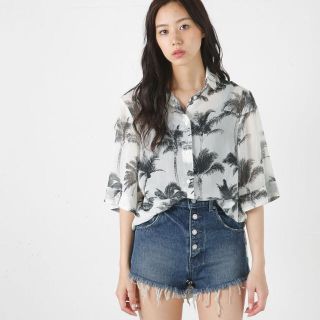 マウジー(moussy)のMOUSSY パームツリー柄 シャツ(シャツ/ブラウス(半袖/袖なし))