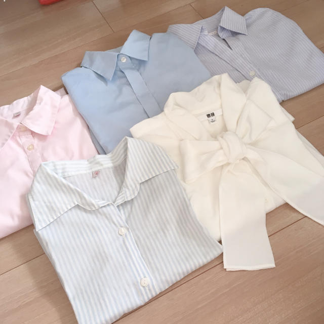 UNIQLO(ユニクロ)のユニクロ シャツ ブラウス 4枚 セット 仕事 レディースのトップス(シャツ/ブラウス(長袖/七分))の商品写真