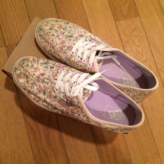 ヴァンズ(VANS)のバンズ 花柄スニーカー(スニーカー)