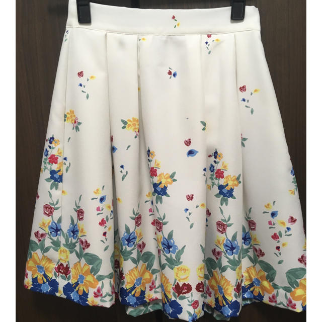 MERCURYDUO(マーキュリーデュオ)のマーキュリー 花柄スカート レディースのスカート(ミニスカート)の商品写真