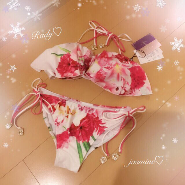 Rady✧*。花柄＊フラワーブーケフリルバンドゥビキニ水着♡エミリアウィズのサムネイル