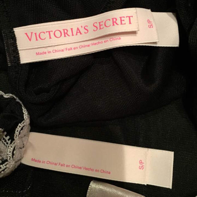 Victoria's Secret(ヴィクトリアズシークレット)の【新品】VICTORIA'S SECRET スリップ&ショーツセット レディースの下着/アンダーウェア(その他)の商品写真