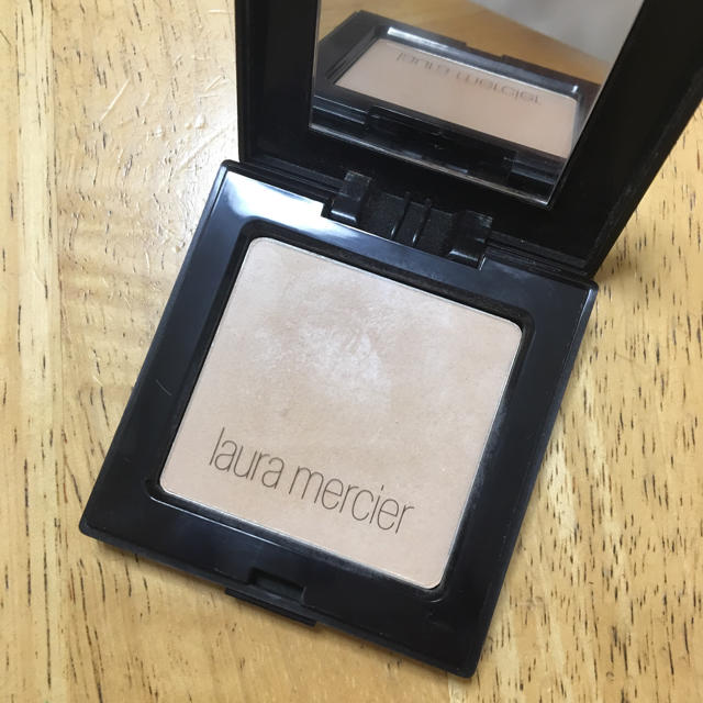 Laura Mercier ローラメルシエ ミネラルプレストパウダーの通販 By Mintia S Shop ローラメルシエならラクマ