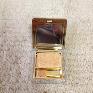 エスティローダー(Estee Lauder)のゴールドのアイシャドー777→600(その他)