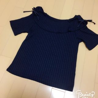 マジェスティックレゴン(MAJESTIC LEGON)の【美品】♡ネイビー 肩リボン リブトップス♡(カットソー(半袖/袖なし))