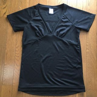 アディダス(adidas)のadidas Tシャツ(Tシャツ(半袖/袖なし))