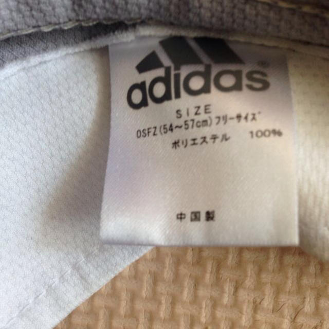 adidas(アディダス)のアディダス サンバイザー レディースの帽子(キャップ)の商品写真