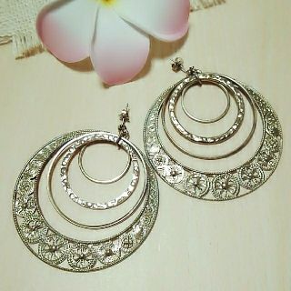 ピアス(ピアス)