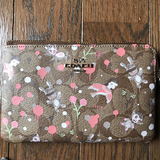 COACH(コーチ)の日本未発売☆COACH☆BASEMANコラボ☆コーナージップリストレット レディースのバッグ(クラッチバッグ)の商品写真