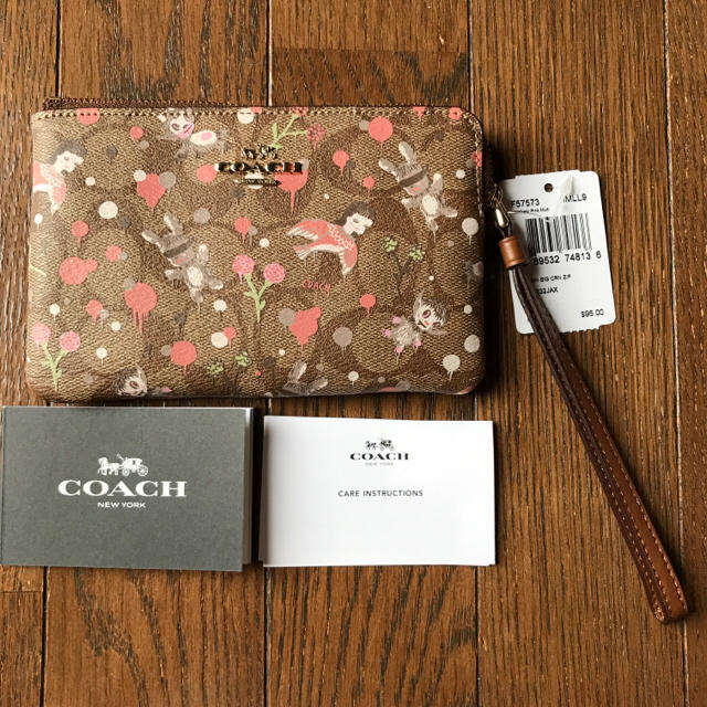 COACH(コーチ)の日本未発売☆COACH☆BASEMANコラボ☆コーナージップリストレット レディースのバッグ(クラッチバッグ)の商品写真