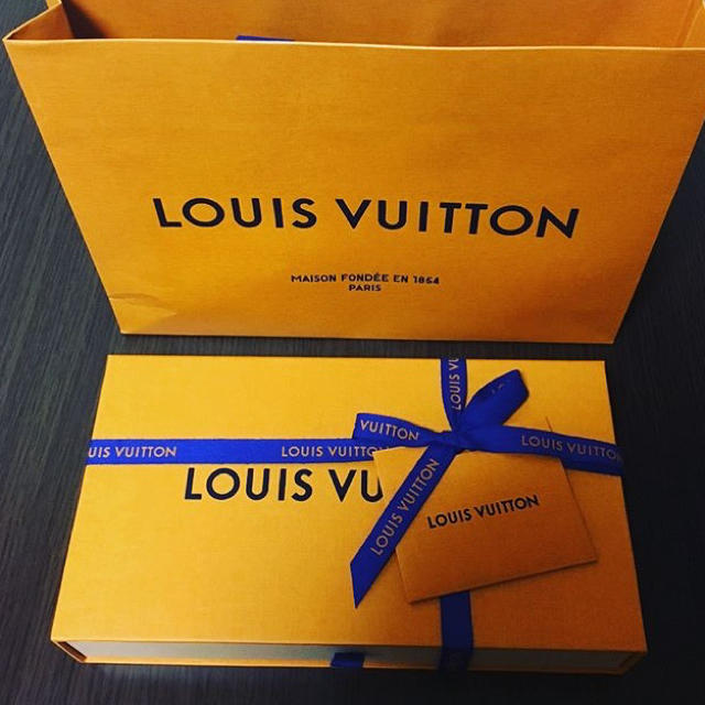 LOUIS VUITTON(ルイヴィトン)の新品未開封 ヴィクトリーヌ マリーヌルージュ レディースのファッション小物(財布)の商品写真