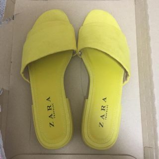 ザラ(ZARA)のZARA イエローサンダル(サンダル)