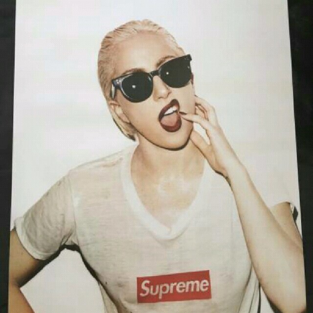 Supreme(シュプリーム)のSUPREME シュプリーム レディーガガ ladygaga 　ポスター エンタメ/ホビーのエンタメ その他(その他)の商品写真