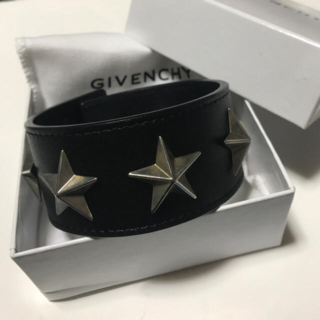GIVENCHY - GIVENCHY スター スタッズ ブレスレットの通販 by pikko's ...