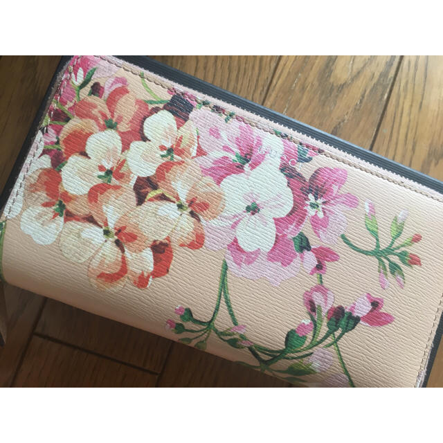Gucci(グッチ)の花柄 長財布 レディースのファッション小物(財布)の商品写真