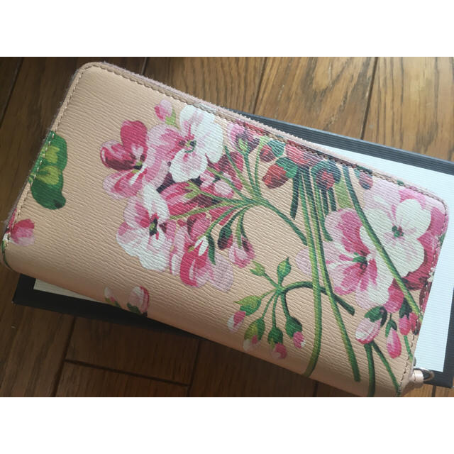 Gucci(グッチ)の花柄 長財布 レディースのファッション小物(財布)の商品写真