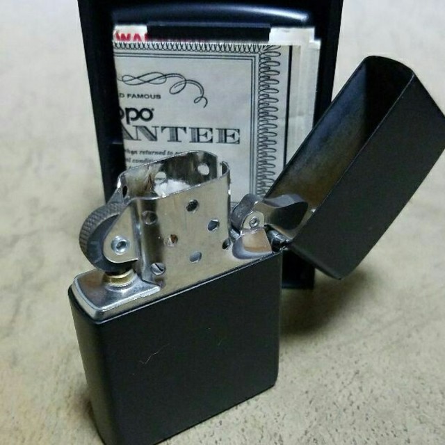 ZIPPO(ジッポー)の新品❤99I'Zippoブラックラッカー❤GUAM U.S.A❤送料無料❤ メンズのファッション小物(タバコグッズ)の商品写真