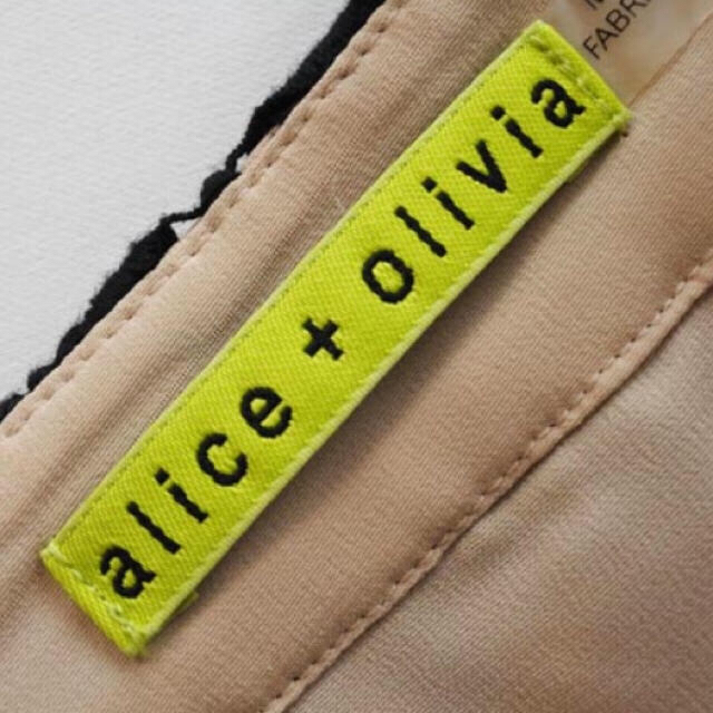 Alice+Olivia(アリスアンドオリビア)の美品 アリスオリビア 花柄 総レース スカート レディースのスカート(ミニスカート)の商品写真