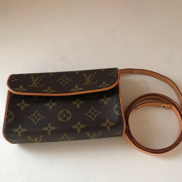 LOUIS VUITTON(ルイヴィトン)のルイ・ヴィトン ウエストポーチ レディースのバッグ(ボディバッグ/ウエストポーチ)の商品写真