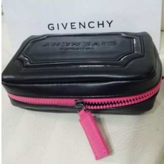 ジバンシィ(GIVENCHY)のジバンシィ Pink×Black ポーチ(ポーチ)