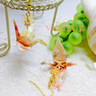 A16【黄桃色花柄】折り鶴の和ピアス(ピアス)