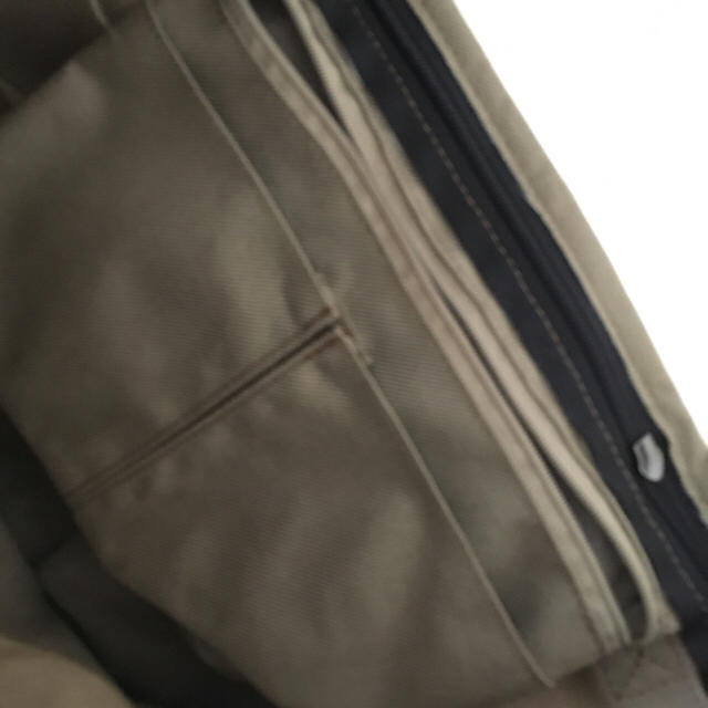 MILESTO ショルダー 美品 レディースのバッグ(メッセンジャーバッグ)の商品写真