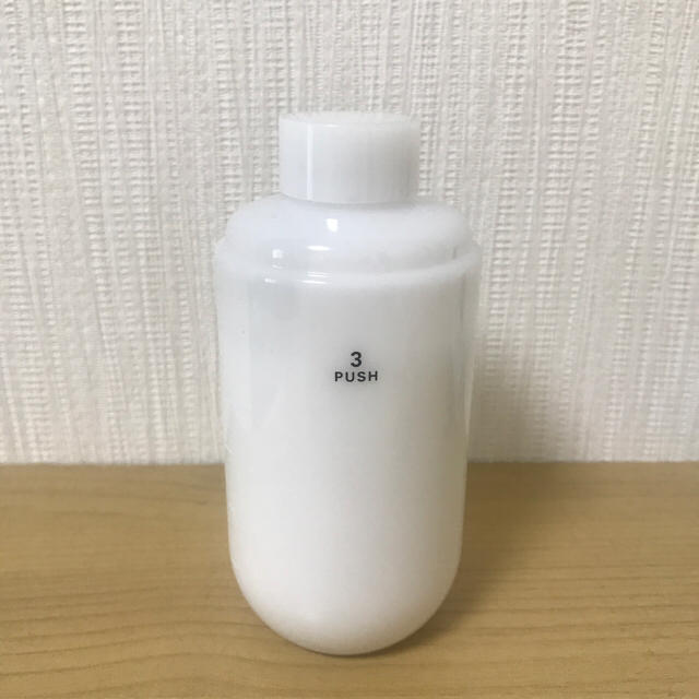 パフ付き イプサ 乳液 ME レギュラー 4 レフィル 175ml コスメ/美容のスキンケア/基礎化粧品(乳液/ミルク)の商品写真