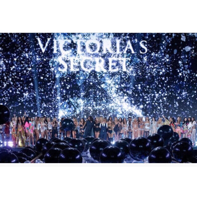 Victoria's Secret(ヴィクトリアズシークレット)のヴィクトリアシークレット リュック レディースのバッグ(リュック/バックパック)の商品写真