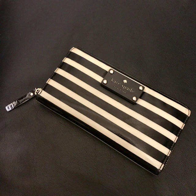 kate spade new york(ケイトスペードニューヨーク)の〔値下げ中〕ケイトスペード ボーダー長財布 レディースのファッション小物(財布)の商品写真