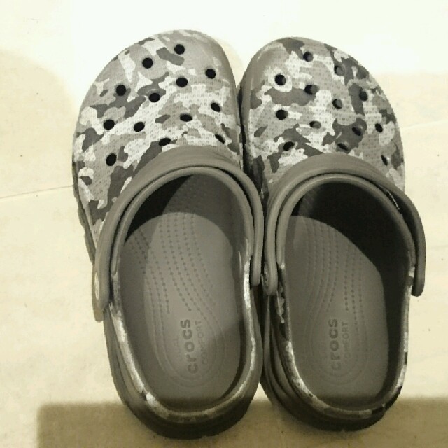 crocs(クロックス)のみき様専用商品  クロックス キッズ/ベビー/マタニティのキッズ靴/シューズ(15cm~)(サンダル)の商品写真