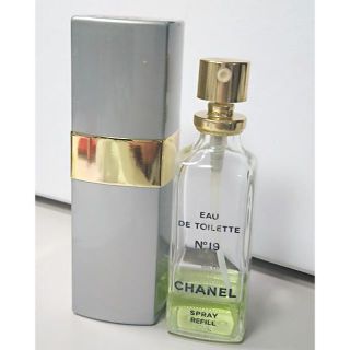 シャネル(CHANEL)のシャネル N゜19 オードゥ トワレット　50ml(香水(女性用))