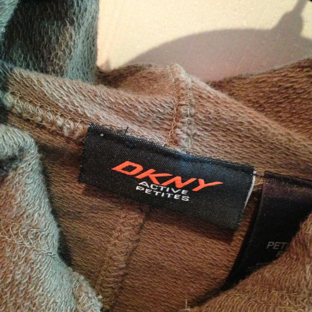 DKNY(ダナキャランニューヨーク)のDKNYショートスリーブパーカー レディースのトップス(パーカー)の商品写真