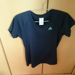 アディダス(adidas)のadidas　Tシャツ(Tシャツ(半袖/袖なし))