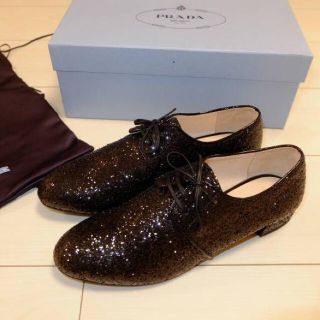 プラダ(PRADA)のプラダ 新品 ラメ ドレスシューズ 37 1/2 新品 レースアップ　黒(その他)