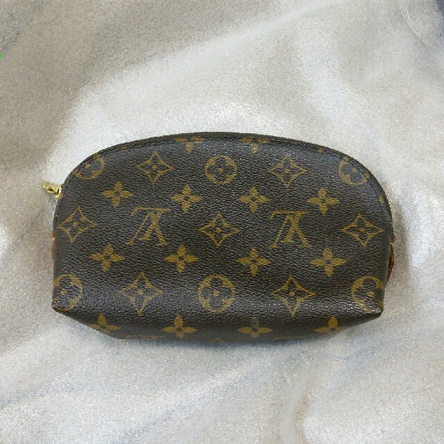 LOUIS VUITTON(ルイヴィトン)の直営店購入🌹LOUIS VUITTONヴィトン🎵モノグラム　ポーチ レディースのファッション小物(ポーチ)の商品写真