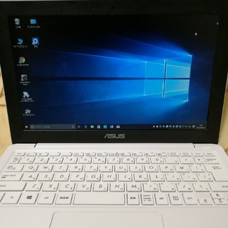 エイスース(ASUS)のASUS E202SA　美品！(ノートPC)