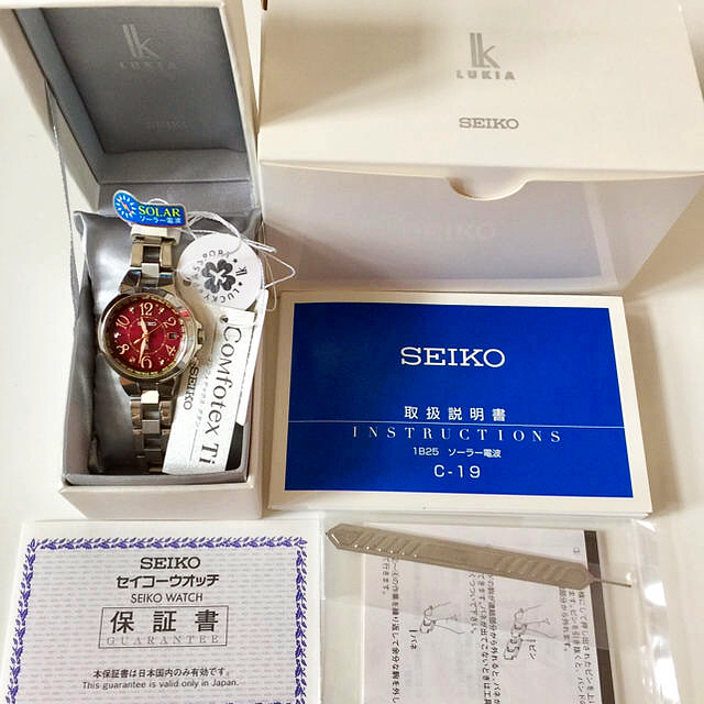 SEIKO(セイコー)の【新品】セイコー ルキア ラッキーパスポート チタン 電波時計 （クロスシー） レディースのファッション小物(腕時計)の商品写真