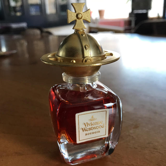 Vivienne Westwood(ヴィヴィアンウエストウッド)のヴィヴィアンウエストウッド 香水 ブドワール 30ml コスメ/美容の香水(香水(女性用))の商品写真