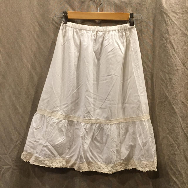 SABUROKU(サブロク)のSABUROKU サブロク レーススカート 台形スカート Mサイズ レディースのスカート(ひざ丈スカート)の商品写真